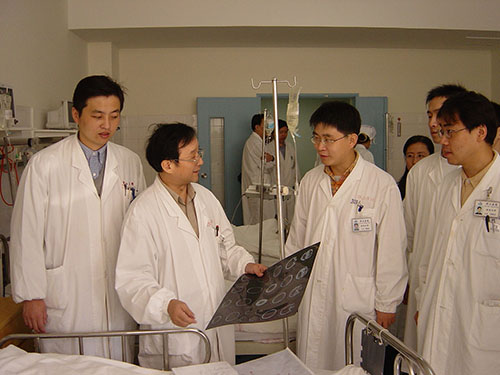 �Ϻ���ʮ���Կ�ҽԺ   ���γ� 