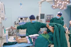 ר���Ҹ� | �ֶ����Ƚŷ��飬��������ɭ����Ϯ��