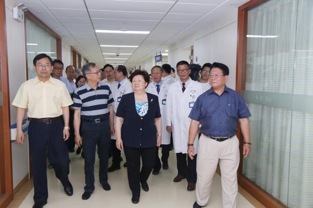 �Ϻ�����Эѧϰ����л���ҽԺ �ı�����ҽ������ѡ�����