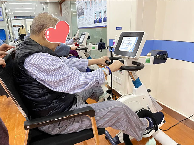 开机不久,患者已可轻松“踩单车”