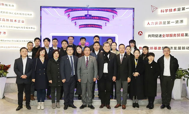 “我劝天公重抖擞,不拘一格降人才”