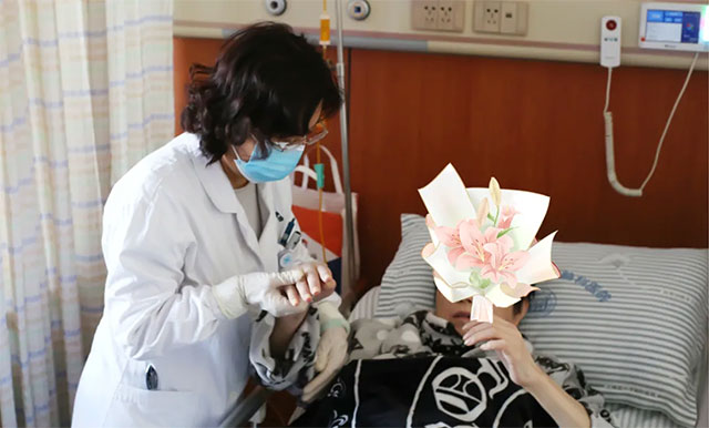 一封饱含真情的感谢信 一段始于清晨公交车上的“医患缘”