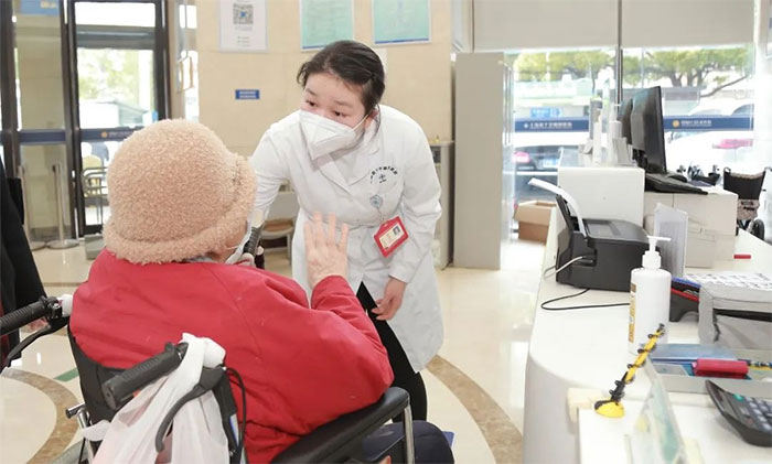 勠力同心坚守一线,全力守护患者生命健康