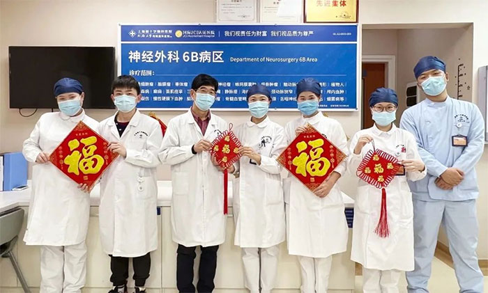 人间庆岁时 白衣护安康(上)︱致敬春节坚守的蓝十字人