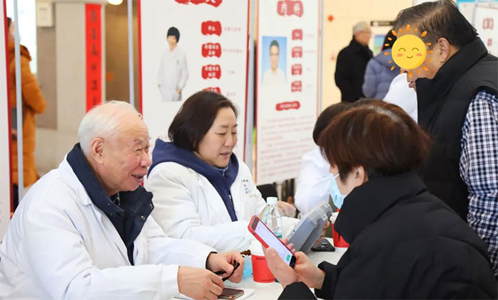 人民的“非遗”人民共享 | 我院中医“非遗”传承人朱宝宽应邀为上海市非遗保护协会义诊活动助力