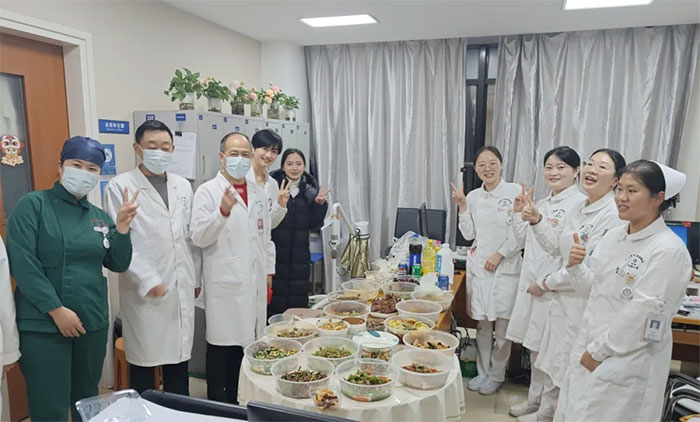 守护健康 温暖同行 ︱ 院领导除夕看望慰问在院值守一线职工