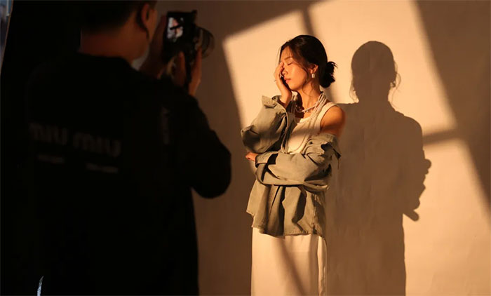 拾光留影 “医”路生花 │ 我院工会携手宁波银行开展职工形象照拍摄活动